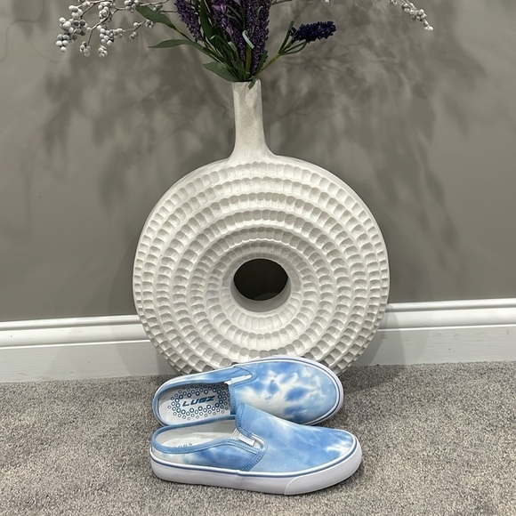 NWB Lugz Womens mule blue/white slip on sneakers. Size 7.5 - Picture 2 of 6